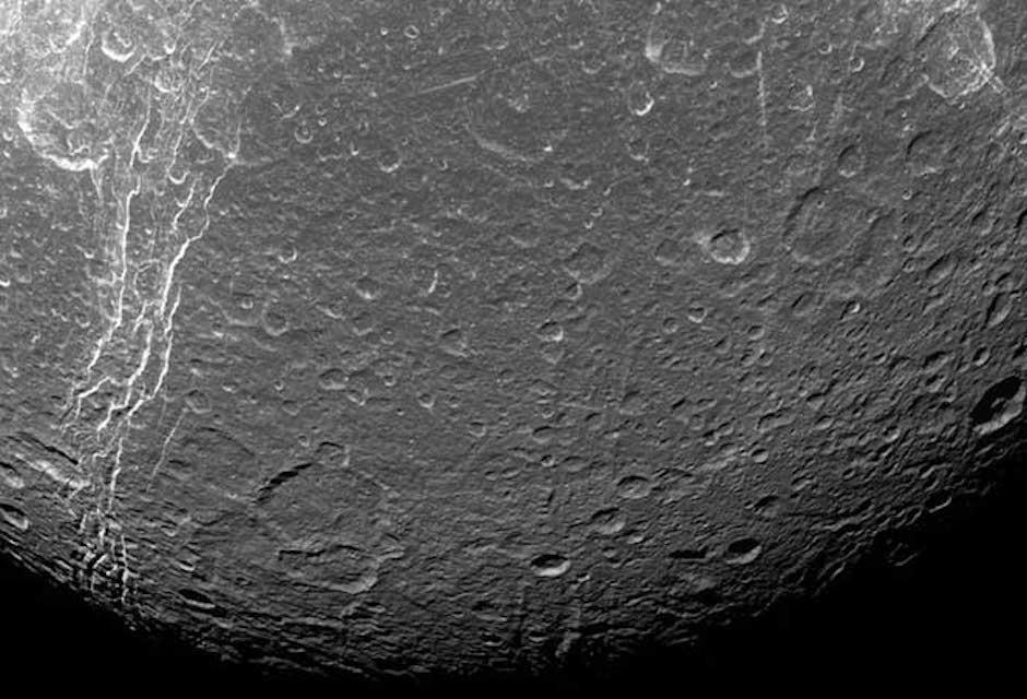 La Luna ha experimentado un masivo bombardeo de peque&ntilde;os anteriores. (Foto:&nbsp;excelsior.com.mx)