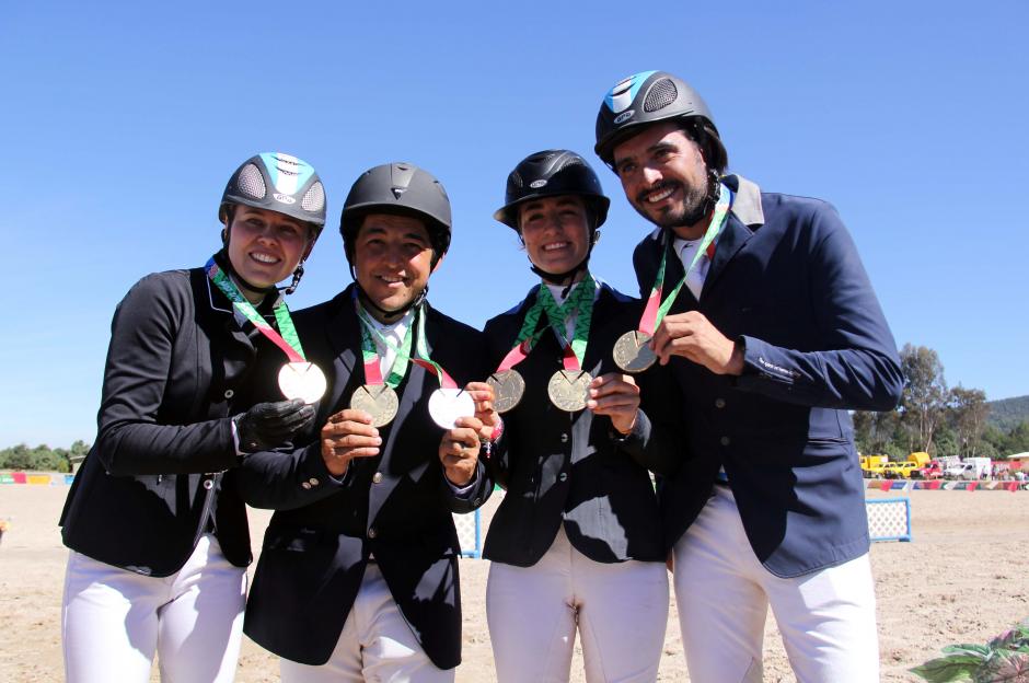 El equipo guatemalteco de ecuestres se impuso en la prueba combinada en Veracruz 2014. (Foto: COG)