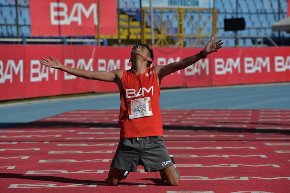 William Julajuj fue el ganador de la carrera San Silvestre 2016. (Foto: Wilder L&oacute;pez/Soy502)