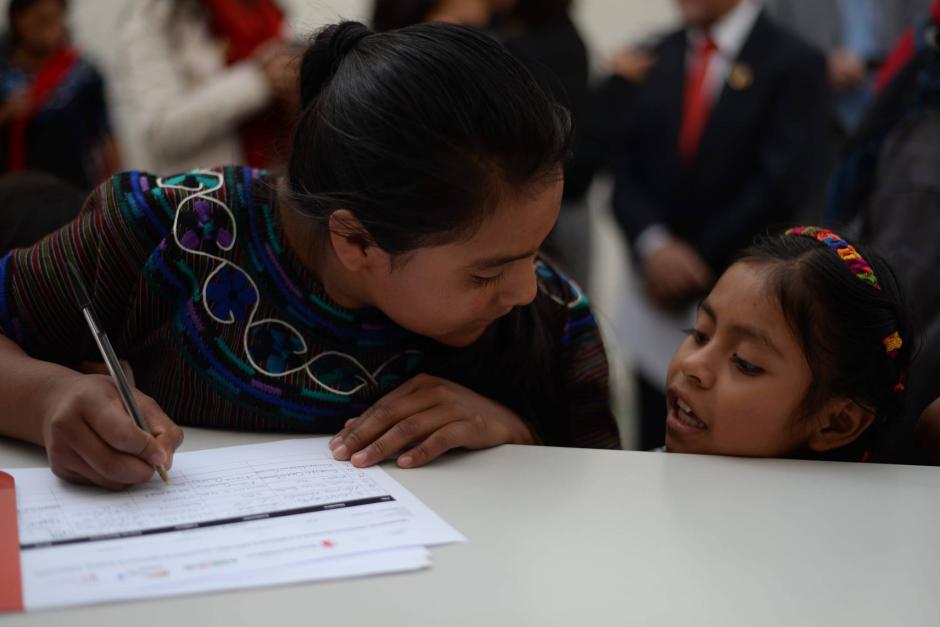 Con los pasaportes escolares se espera simplificar el traslado de algunos alumnos que viajan seguido con sus padres de un municipio a otro. (Foto: Archivo/Soy502)