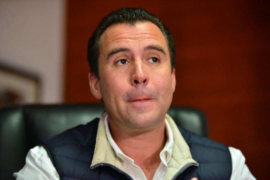 El exministro de Comunicaciones, Alejandro Sinibaldi, se encuentra pr&oacute;fugo desde 2016 por el caso La Cooperacha,. (Foto: Archivo/Soy502)