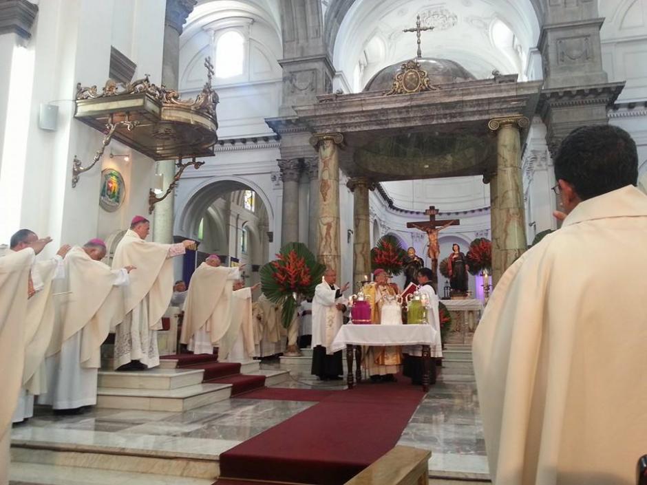 Celebran Misa Crismal En Catedral Metropolitana