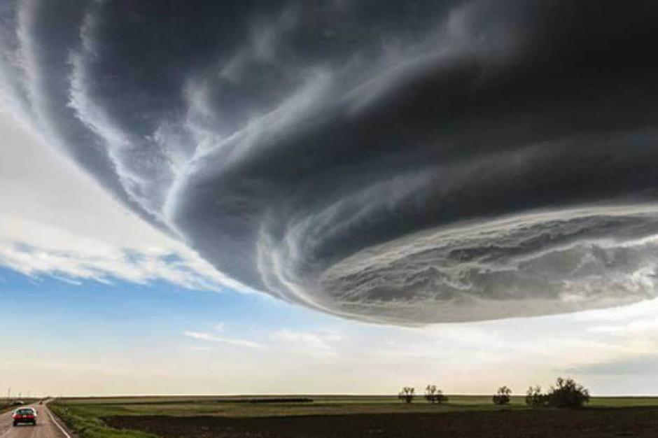 Llamada &ldquo;El D&iacute;a de la Independencia&rdquo;. Fue tomada por Marko Koro&scaron;ec y retrata el paso del tornado Alley por Colorado, en Estados Unidos. Obtuvo el primer lugar del certamen.&nbsp;(TOMADA DE LA NACION DE ARGENTINA.)