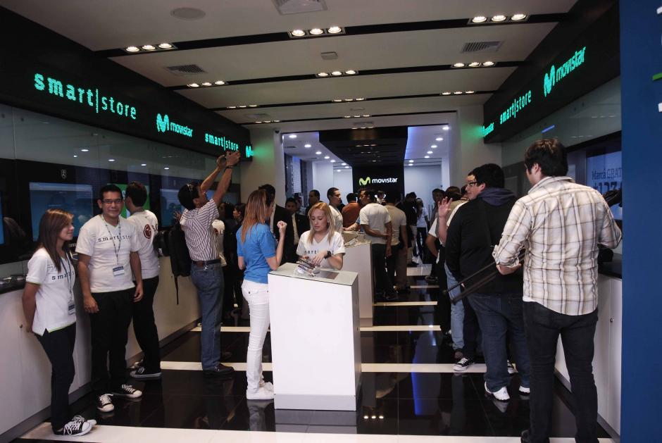 Movistar inaugura su primera tienda Smart Store, la primera de 4 que se tienen proyectadas que funcionen para el primer semestre 2014. (foto: Jes&uacute;s Alfonso/Soy502)