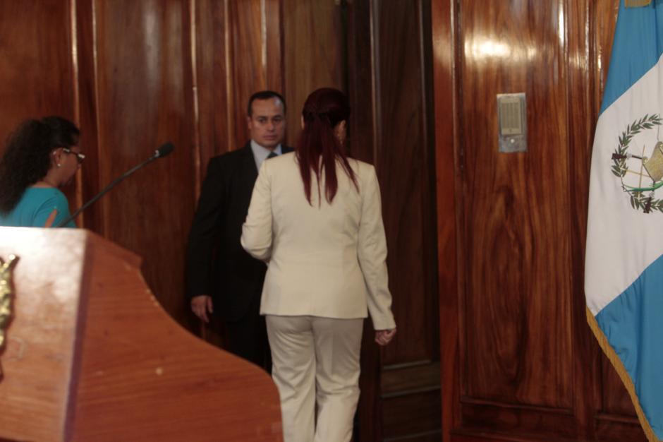 ¿Por qué la Vicepresidenta Roxana Baldetti se rehusó a responder cuándo regresó al país? (Foto: Soy502)