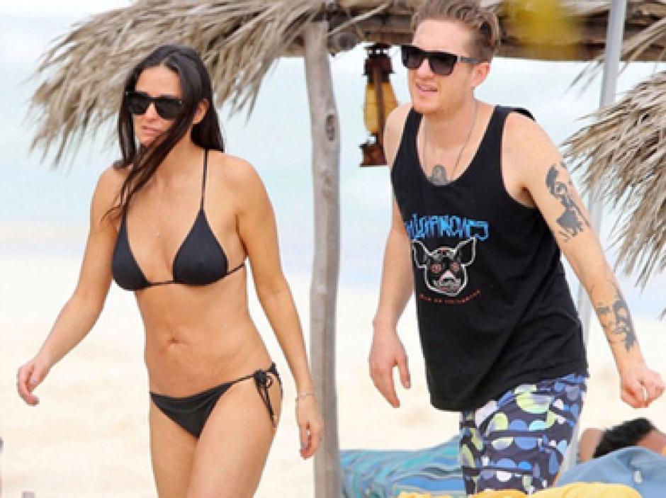 Moore suele tener novios con casi la mitad de edad que ella. (Foto: FameFly)