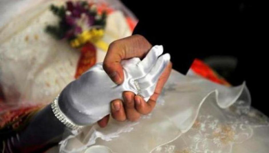 La extra&ntilde;a tradici&oacute;n de casarse con los muertos sigue viva en China.