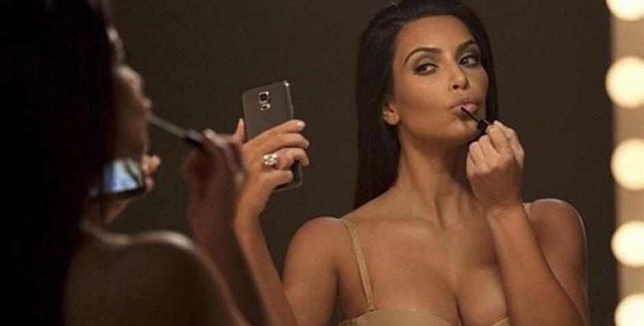 Kim Kardashian acostumbra a compartir fotograf&iacute;as en Instagram donde muestra su lado sensual. 