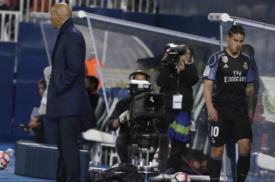 James Rodr&iacute;guez se enoj&oacute; con el director t&eacute;cnico madridista al ser sustituido sobre el final del partido contra el Legan&eacute;s. (Foto: Pulzo)