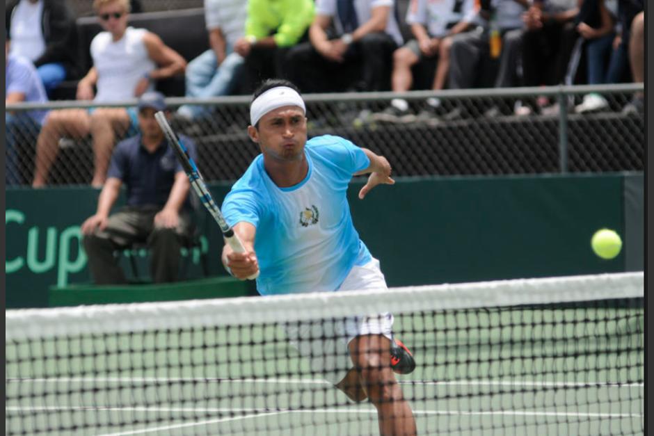 Christopher D&iacute;az da el primer punto a Guatemala en la serie contra Barbados. (Foto: Soy502)