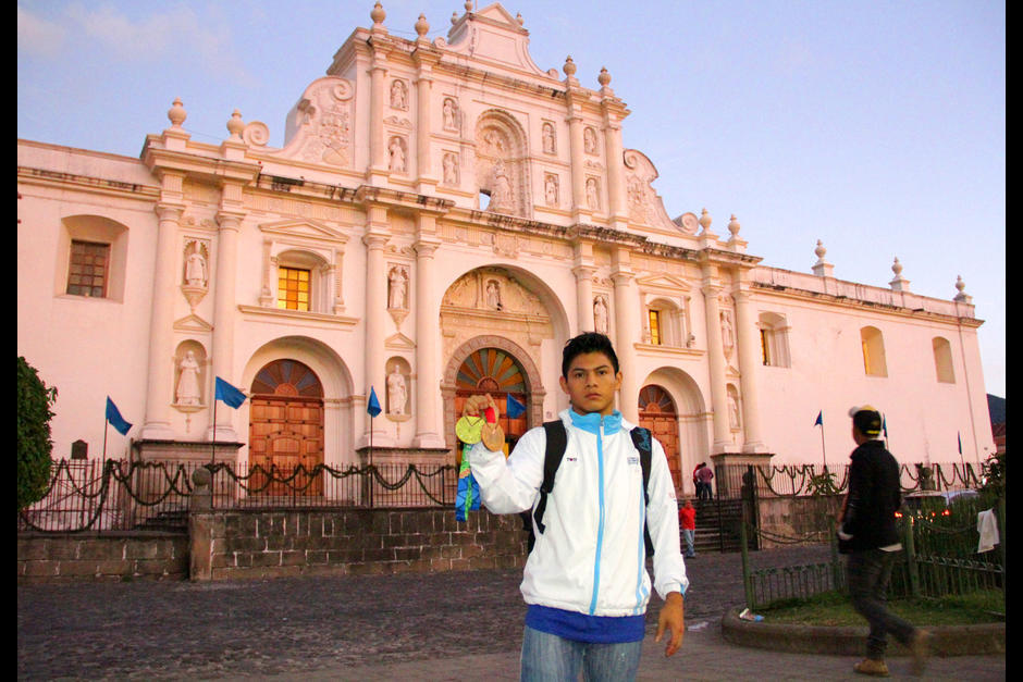 Jorge Vega es un campe&oacute;n en la gimnasia y tambi&eacute;n en el break dance. (Foto: Soy502)