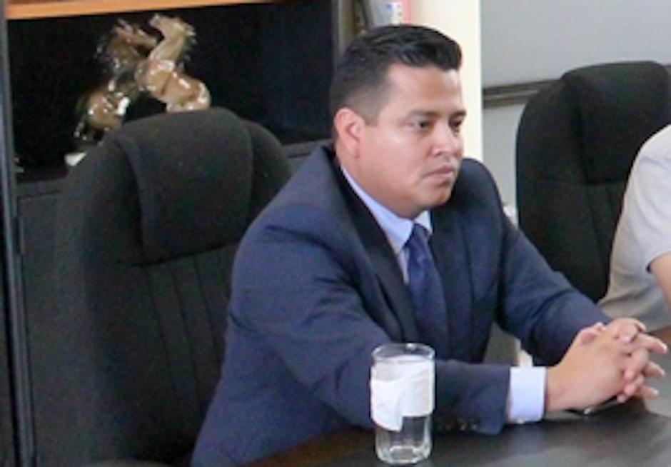 Marvin Mérida, quien dice ser embajador, envió una carta a un senador estadounidense para que investigue el mandato de Todd Robinson. (Foto: mides.gob.gt)
