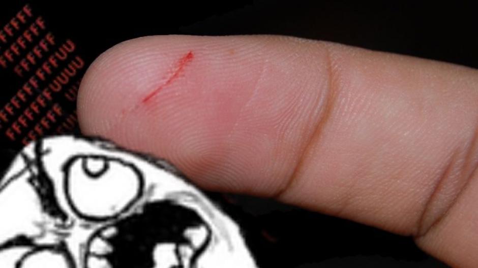 Cortarse el dedo con el papel es una de las cosas m&aacute;s dolorosas que hay. (Foto: Gizmodo)