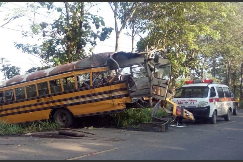 Un muerto y más de 20 heridos en un accidente de tránsito ocurrido en Río Bravo Suchitepéquez. (Foto: @Provial)