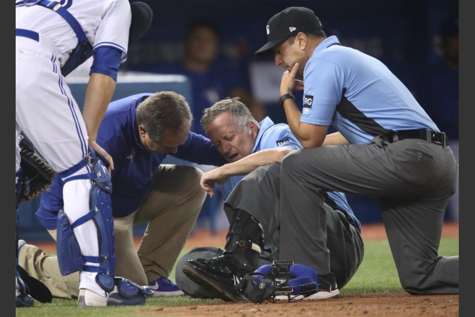 Dale Scott fue trasladado a un hospital para una revisi&oacute;n m&eacute;dica. (Foto: AFP)