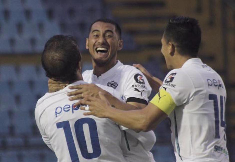 El futbolista tico Diego Alonso Estrada se perder&iacute;a el cl&aacute;sico 298. (Foto: Soy502)