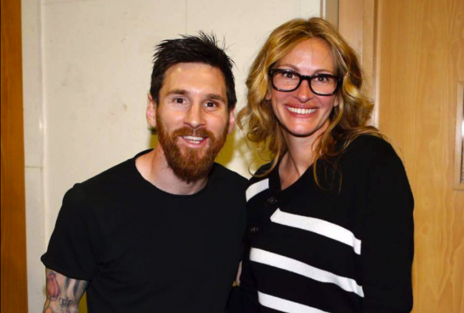 La estrella de Hollywood no desaprovech&oacute; para conocer a Messi. (Foto: captura de pantalla) 