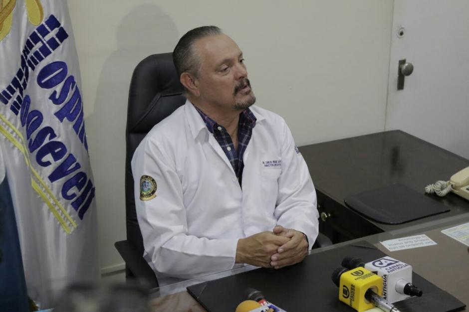 El Director del Hospital Roosevelt informó el estado de salud de las jóvenes que permanecen en el centro asistencial. (Foto: Alejandro Balán/Soy502)&nbsp;