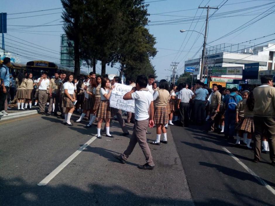 Las autoridades aún buscan al conductor que atropelló a los estudiantes. (Foto: Amílcar Montejo/Facebook)