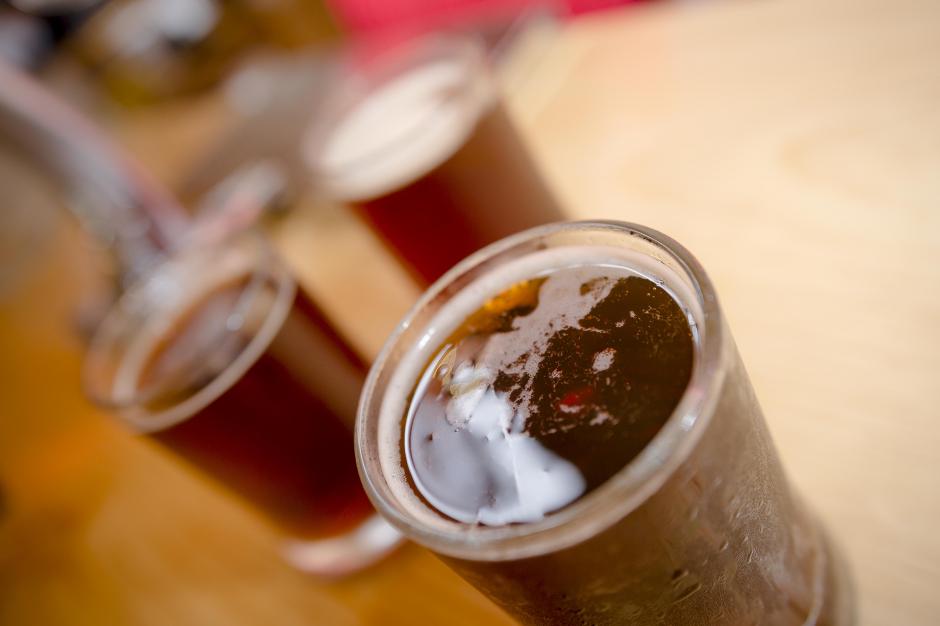 La nueva Modelo Negra de barril es una cerveza estilo Munich con 5.3% de alcohol. (Foto: George Rojas/Soy502)