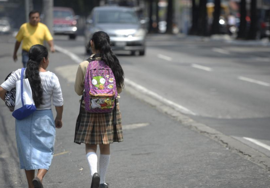 Brenda Viviana fue la más afectada de los estudiantes atropellados en la calzada San Juan. (Foto: Wilder López/Soy502)