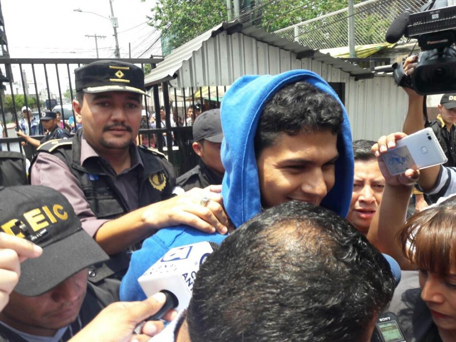 Jabes Meda tiene 24 años y se entregó a la justicia este sábado por la mañana. (Foto: Ministerio de Gobernación)