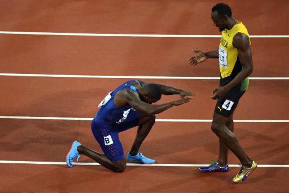 Gatlin rindi&oacute; homenaje a Usain Bolt. (Foto: AFP)