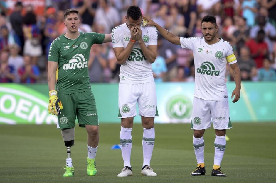 Los sobrevivientes del Chapecoense fueron recibidos como héroes. (Foto: AFP)