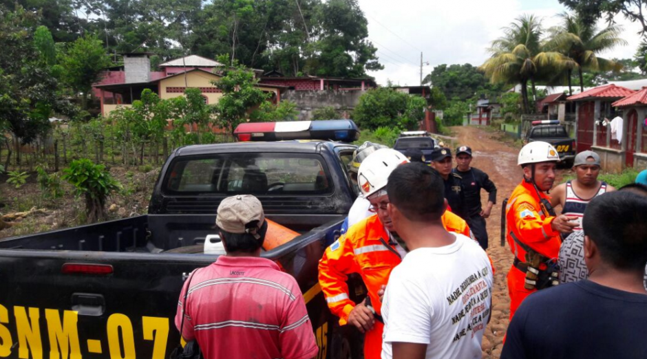 La patrulla de rescate de los Bomberos Voluntarios localiz&oacute; el cad&aacute;ver. (Foto: Bomberos Voluntarios)&nbsp;