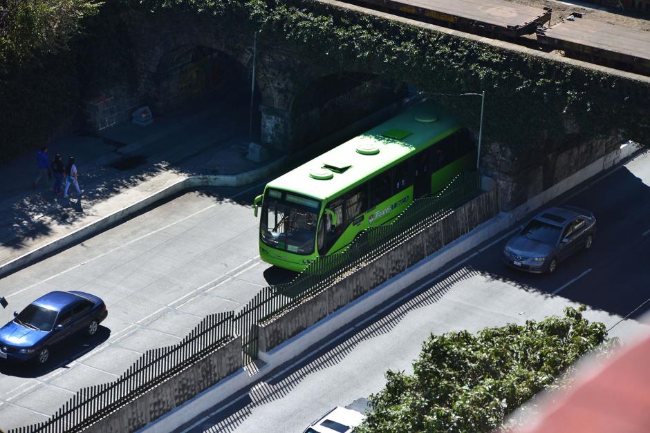 La municipalidad de Guatemala apoyar&aacute; con unidades del Transmetro a los usuarios que van de la zona 1 a la Usac. (Foto: Soy502)