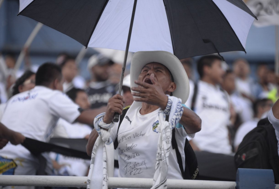Los aficionados llegaron en buen n&uacute;mero al estadio. (Foto: Wilder L&oacute;pez/Soy502)