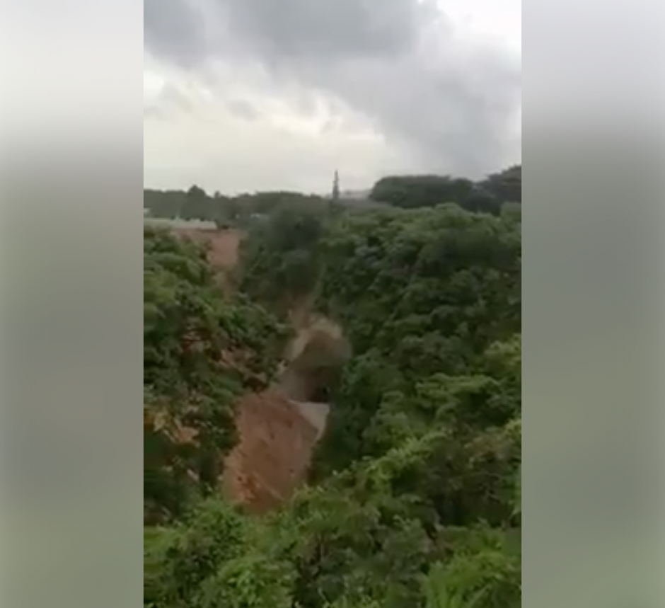 Alertan sobre agujero que supuestamente se registra en Boca del Monte, Villa Canales. (Foto: Captura de video)