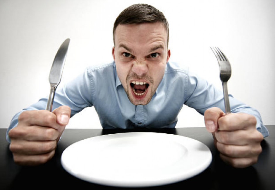 Una serie de procesos fisiol&oacute;gicos hacen que pasar hambre empeore el estado de &aacute;nimo. (Foto: iStock)