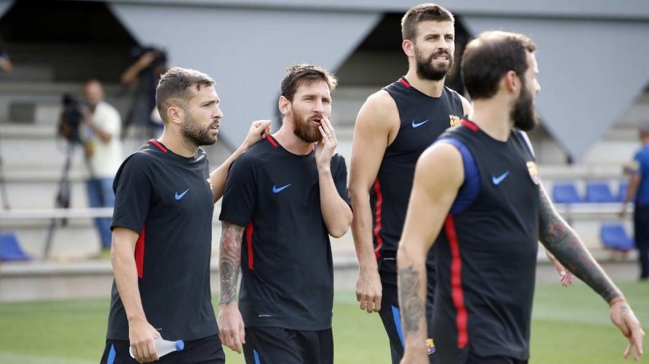 Gerard Piqu&eacute; hab&iacute;a estado ausente de las pr&aacute;cticas del Barcelona por molestias musculares. (Foto: FC Barcelona)