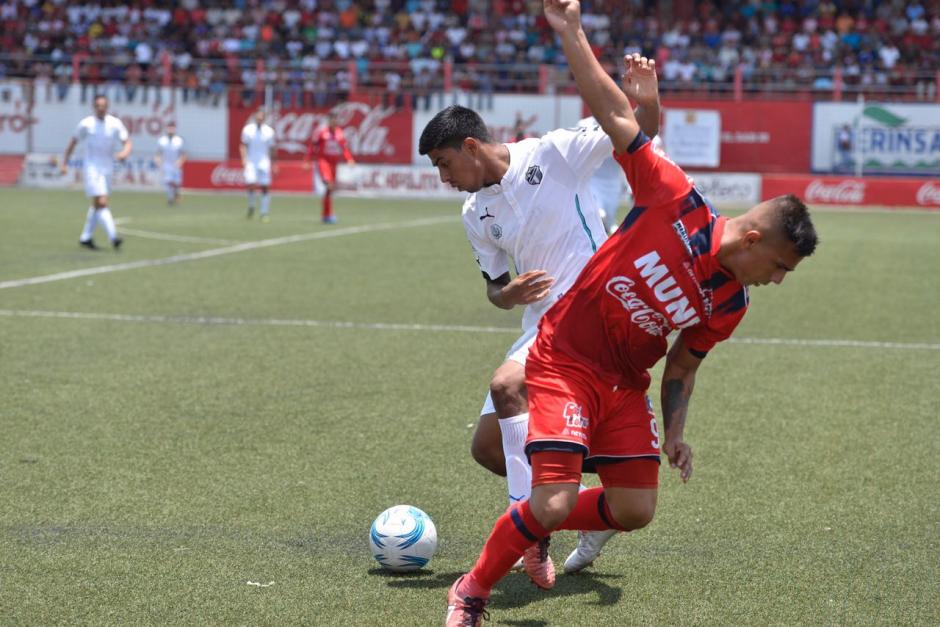 Los Toros vencen a los Cremas al final del primer tiempo. (Foto: Nuestro Diario)