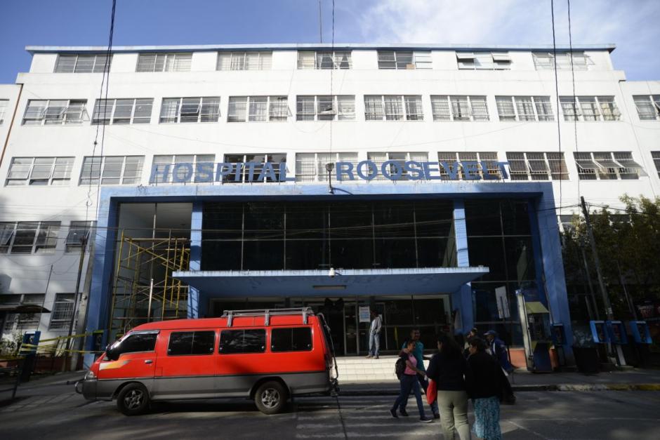 Estudiantes de Medicina asisten temerosos al hospital. (Foto: Wilder L&oacute;pez/Soy502) 