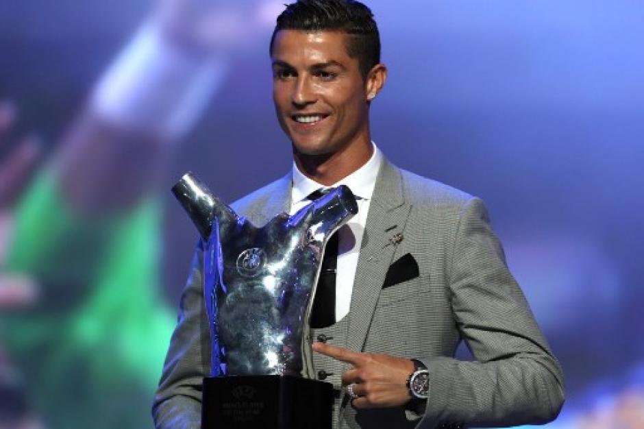 El delantero portugu&eacute;s del Real Madrid, Cristiano Ronaldo, fue elegido mejor jugador de la UEFA. (Foto: AFP)