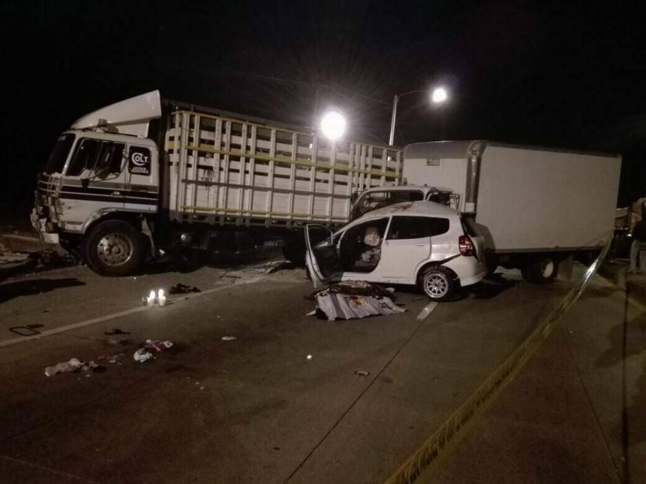 Los j&oacute;venes se conduc&iacute;an en el autom&oacute;vil particular. (Foto: Amilcar Montejo/PMT)&nbsp;