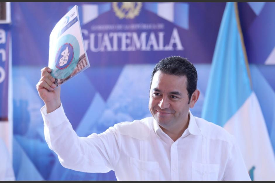El presidente Jimmy Morales particip&oacute; en la sesi&oacute;n extraordinaria en Pet&eacute;n. (Foto: Gobierno)