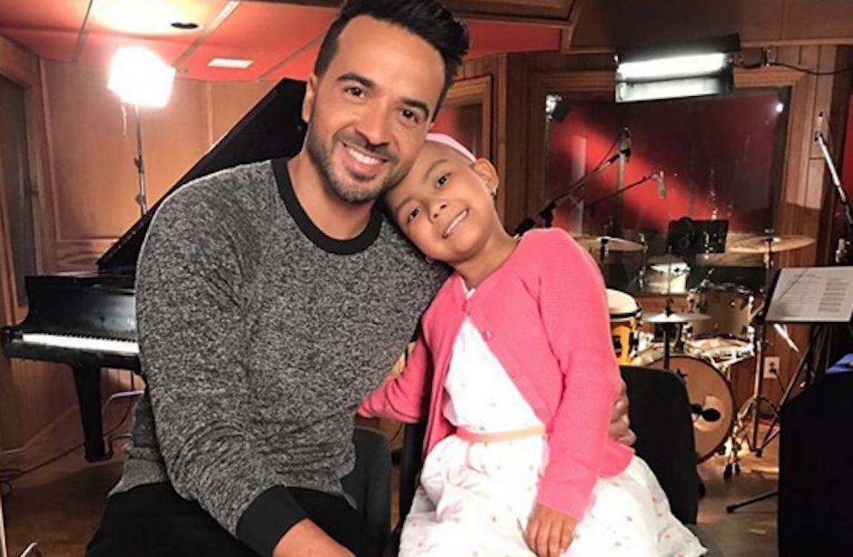 Luis Fonsi public&oacute; un conmovedor mensaje acerca de la ni&ntilde;a guatemalteca llamada Valeria, con quien comparti&oacute;. (Foto Instagram)