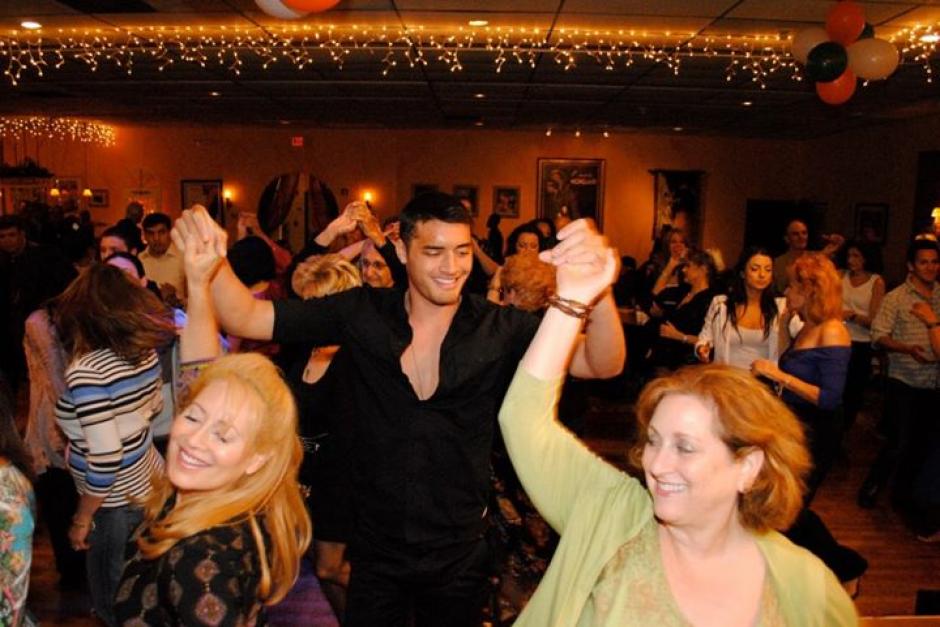 Los seis personajes que siempre encontrar&aacute;s en tus fiestas familiares. (Foto:Goldcoast Ballroom)