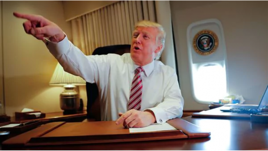 Durante un encuentro informal con la prensa a bordo del Air Force One, Donald Trump habl&oacute; de&nbsp;Vladimir Putin. (Foto: Infobae)&nbsp;