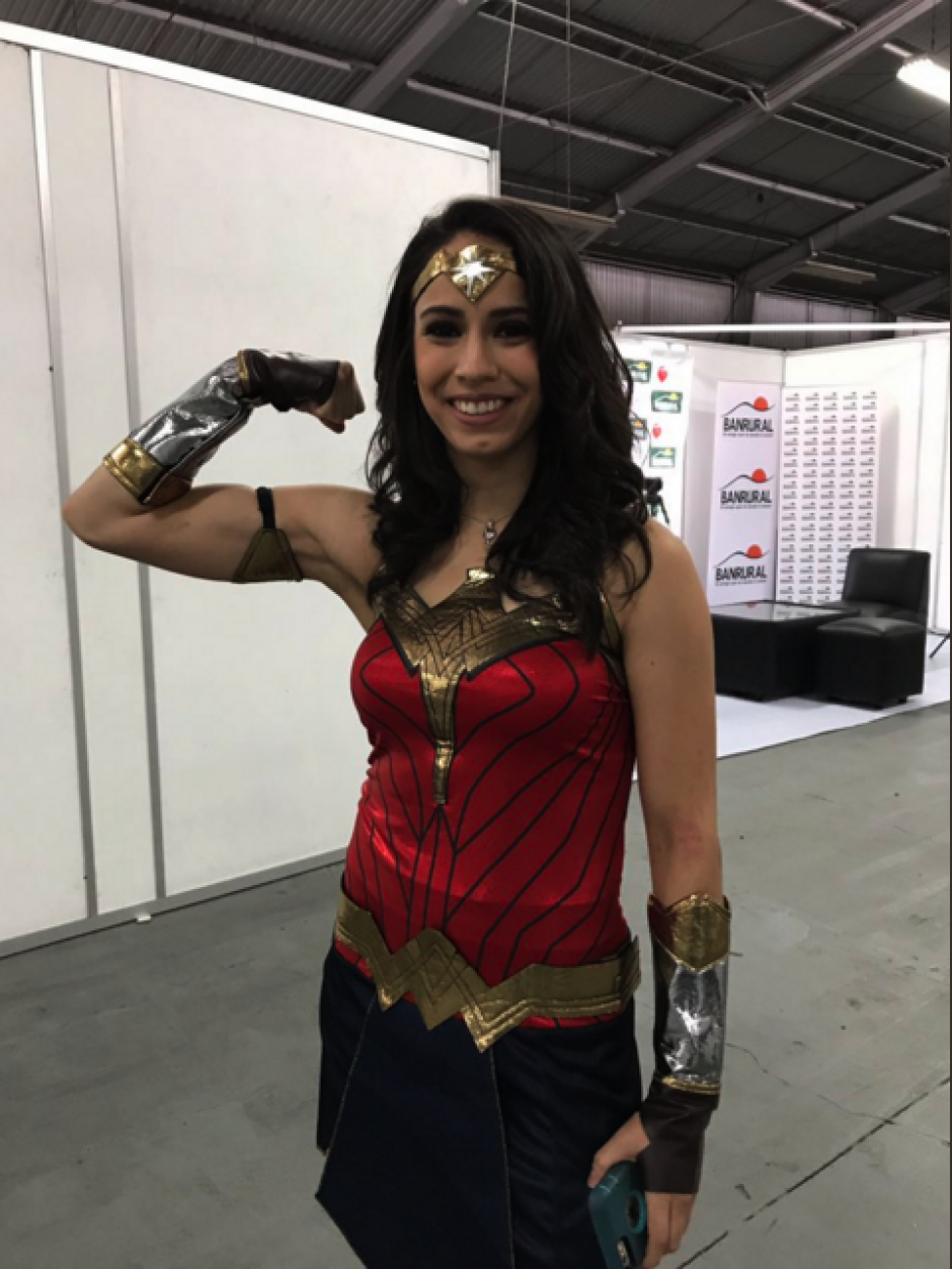 La guatemalteca luci&oacute; un traje de la Mujer Maravilla. (Foto: Elizabeth Zamora)&nbsp;
