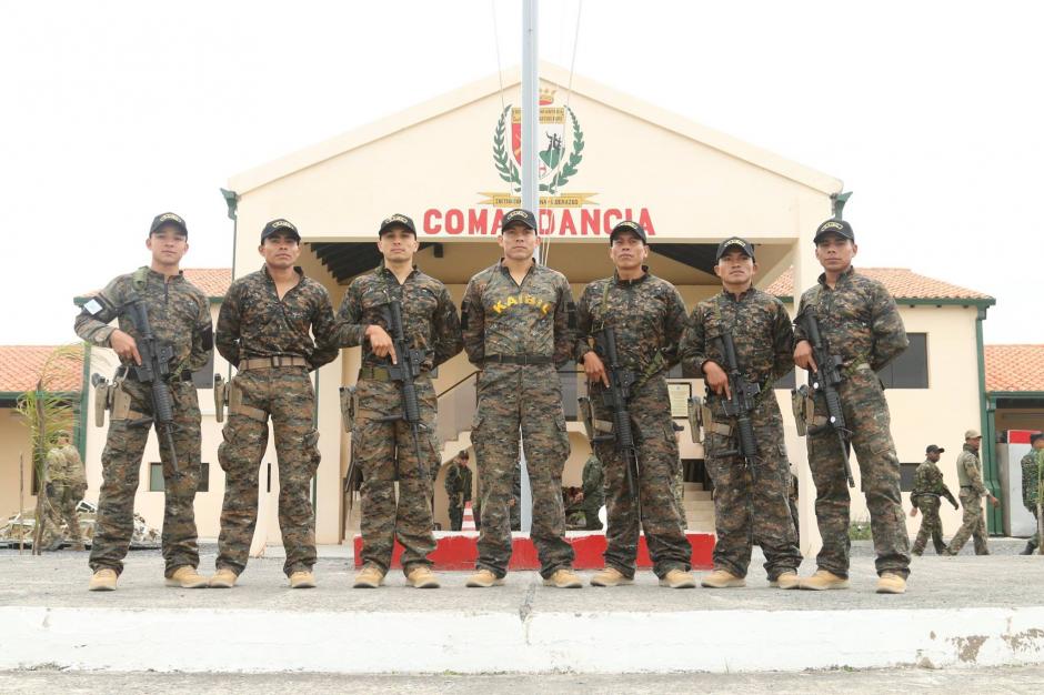 Representantes del Ej&eacute;rcito de Guatemala participan en la competencia de Fuerzas de Comando que se realiza en Paraguay. (Foto: Facebook/SOCSOUTH&Ccedil;)