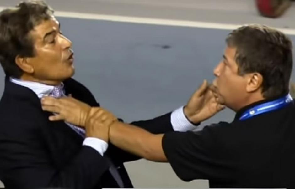 La guerra entre Jorge Luis Pinto y Hern&aacute;n "El Bolillo" G&oacute;mez contin&uacute;a y con tonos m&aacute;s altos. (Foto: Twitter)