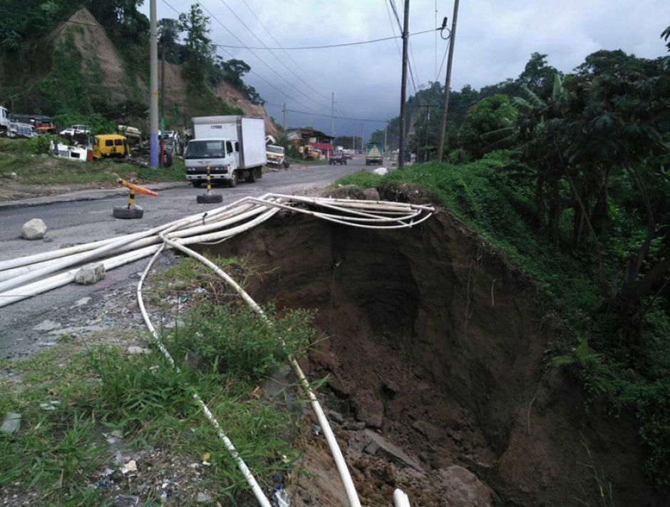 Las lluvias causaron este socav&oacute;n. (Foto: Conred)&nbsp;