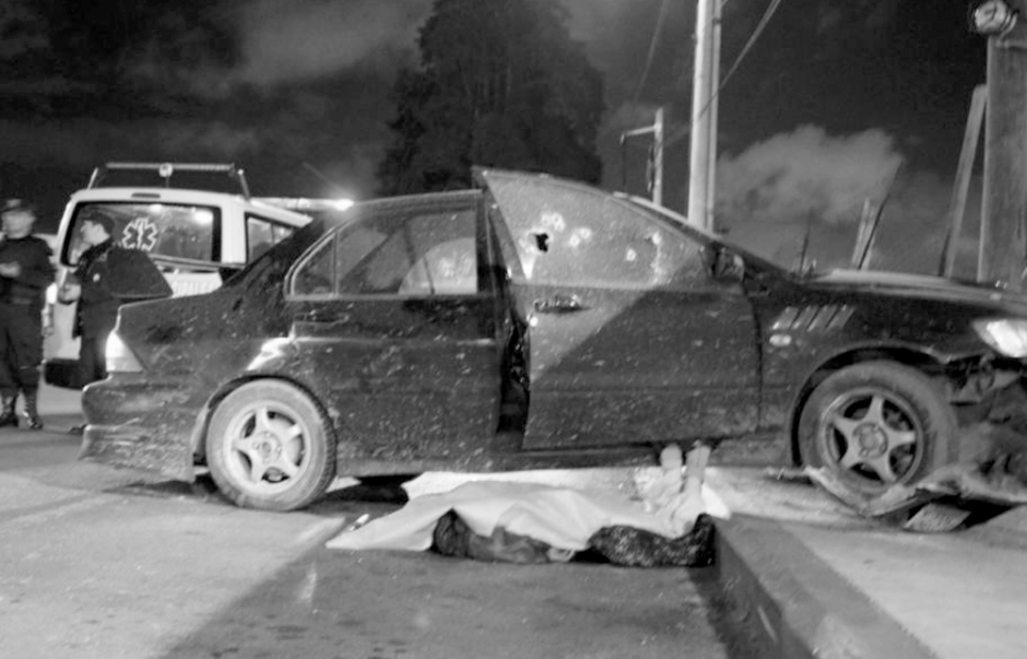 Un hombre de 40 años murió durante un ataque armado que se registró en la colonia Bosques de San Nicolás. (Foto: Bomberos Municipales)
