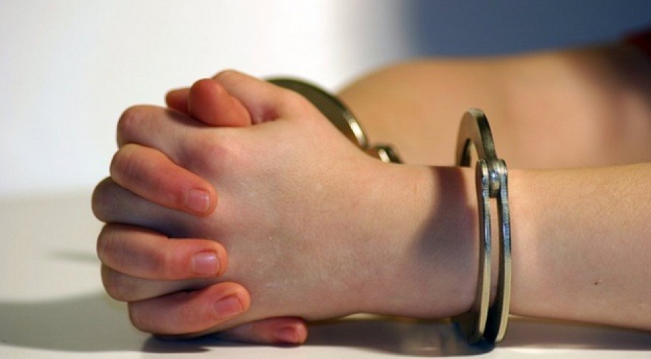 Capturan a ni&ntilde;a de 13 a&ntilde;os que fue descubierta cuando cobraba una extorsi&oacute;n de 5 mil quetzales. (Foto: www.LaPatilla)