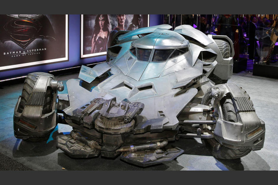 Viene con decenas de armas nuevas sobre su carrocer&iacute;a. (Foto: gizmodo)