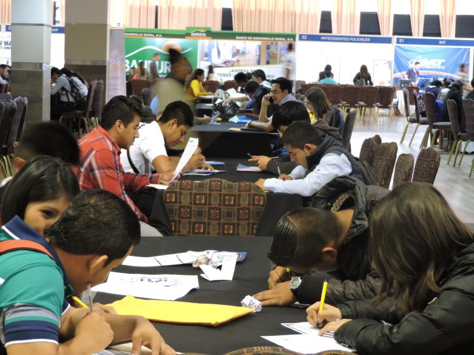 Los aspirantes llegaron de diversas zonas de la capital. (Foto: Fredy Hern&aacute;ndez/Soy502)